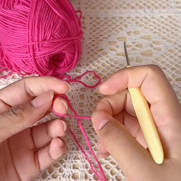 Handmade yarn weaving - Picture 4 of 4